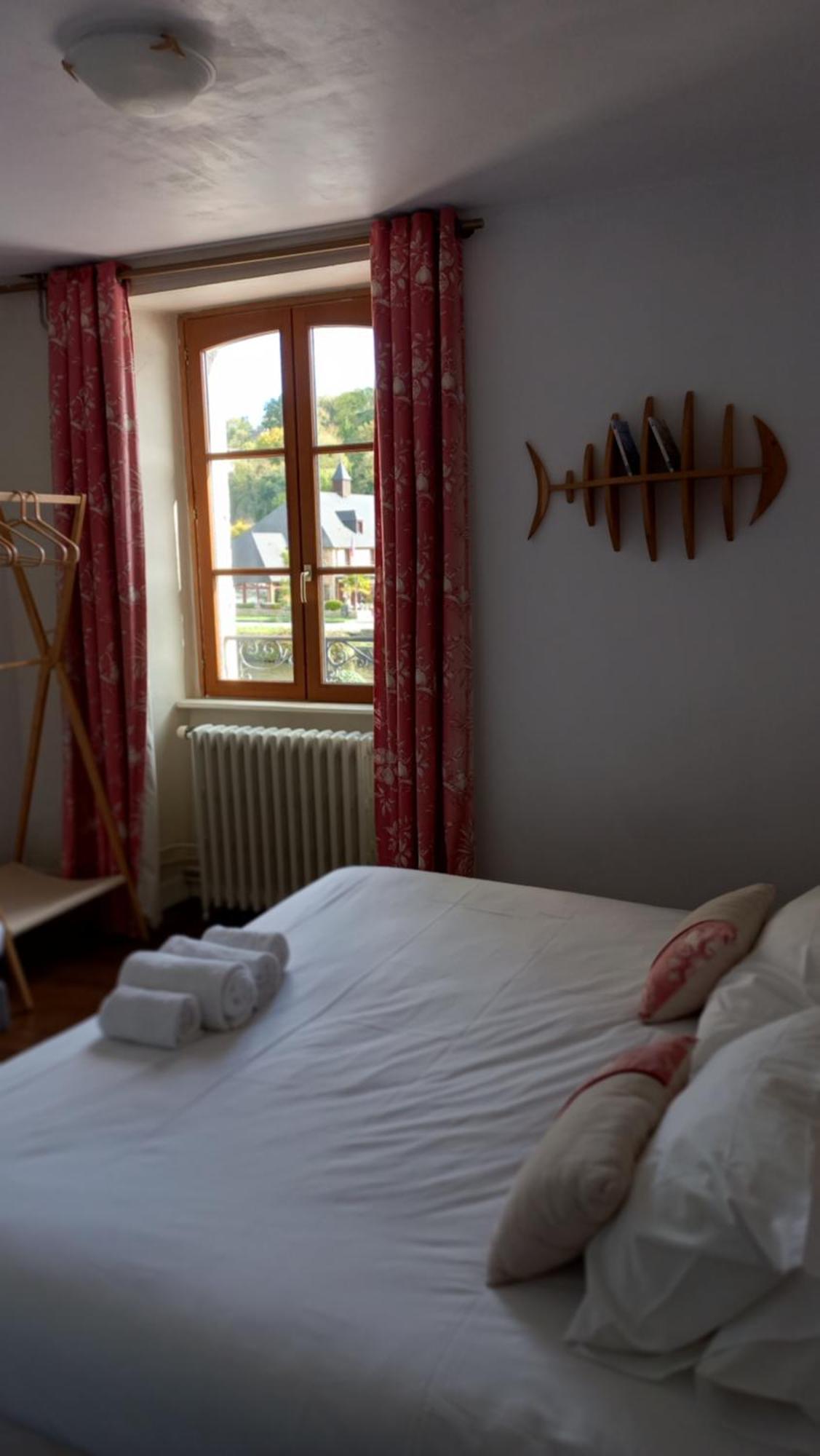 Le Poisson Ivre Bed & Breakfast Dinan Dış mekan fotoğraf